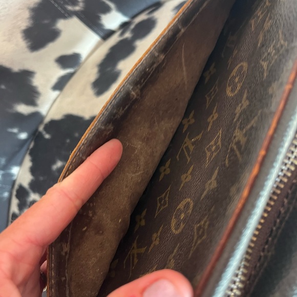 Louis Vuitton Monogram Compiegne 28 Clutch - Picture 12 of 16